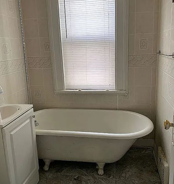 1st image of 4220 W Lloyd St #1