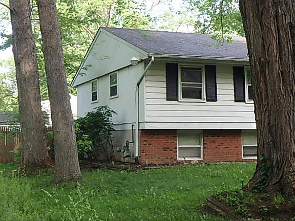 2nd image of 1461 Chapman Ave