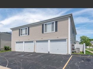 1583 Cove Dr, Prospect Heights, IL 60070