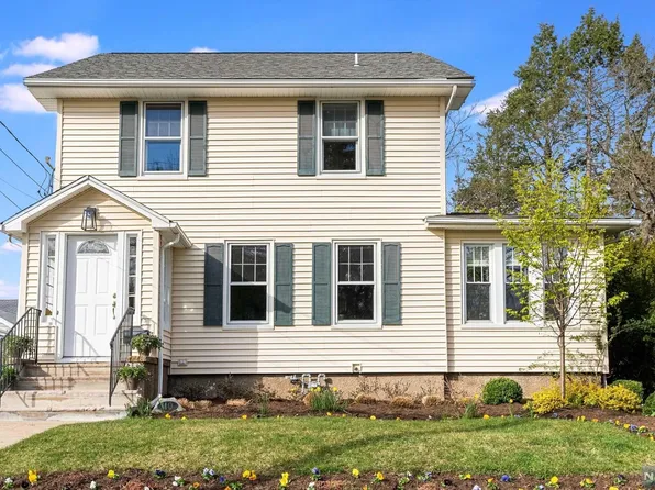 40 Mill St, Westwood, NJ 07675