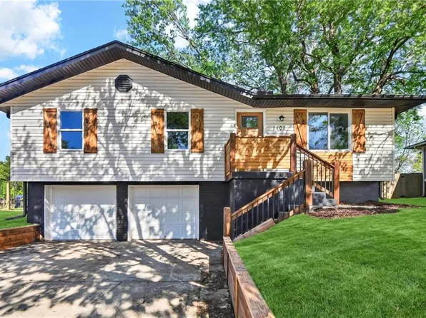 1401 SE Royal St, Oak Grove, MO 64075