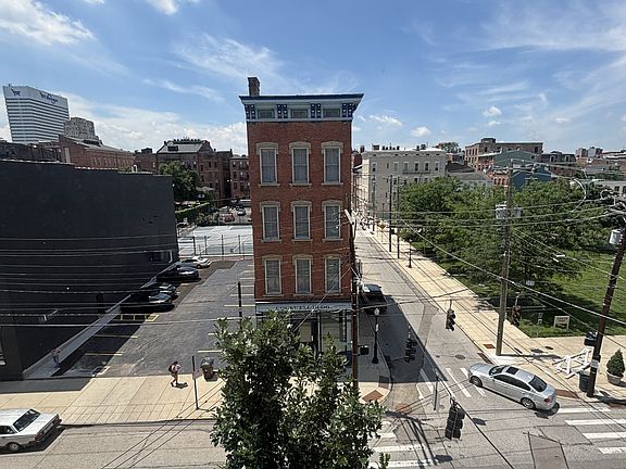 5th image of 1212 Sycamore St #12