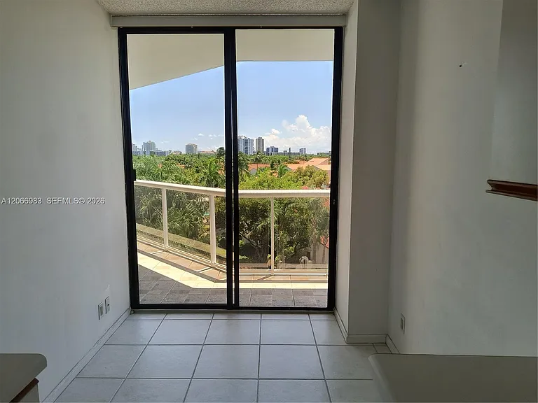 3610 Yacht Club Dr #514 — Photo 45