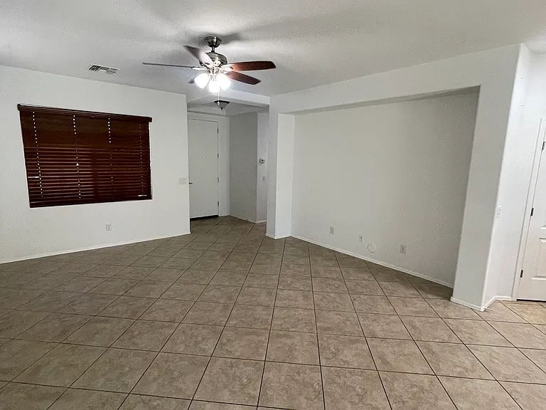 4425 E Muriel Dr — Photo 32