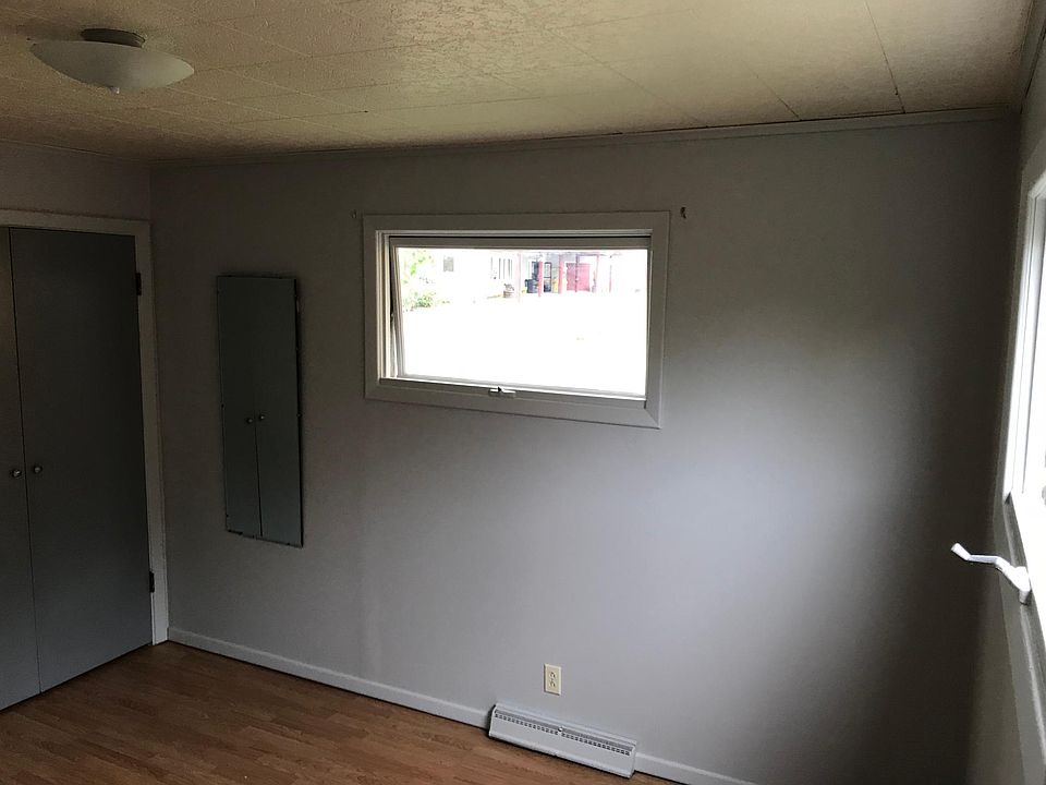2nd image of 816 N Tracy Ave