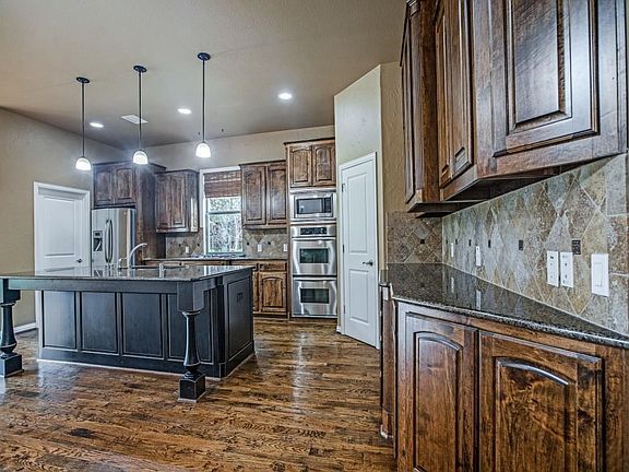 3rd image of 15803 Stonebridge Dr