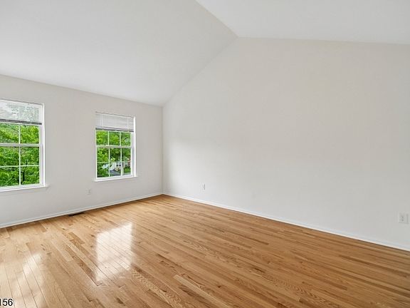 4th image of 4 Prescott Ct