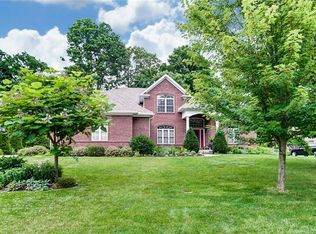 1338 Meadow Moor Dr, Dayton, OH 45434