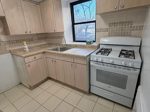 3rd image of 2607 Avenue O #6H