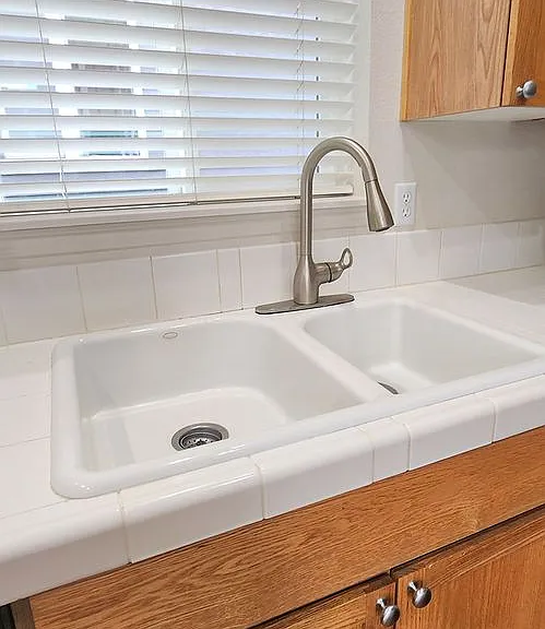 20781 SW Skiver St — Photo 10