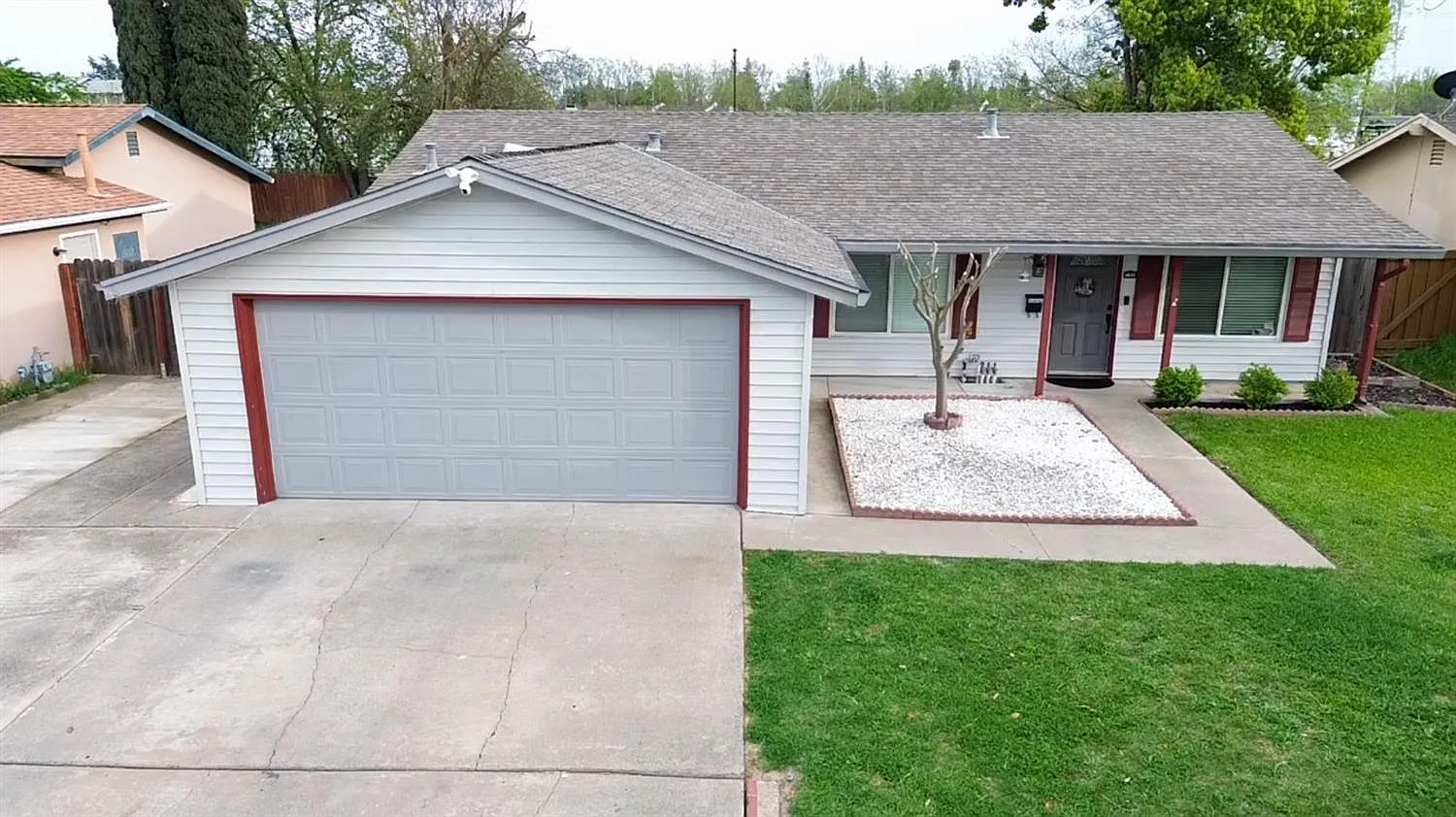 5650 Seyferth Way photo 1
