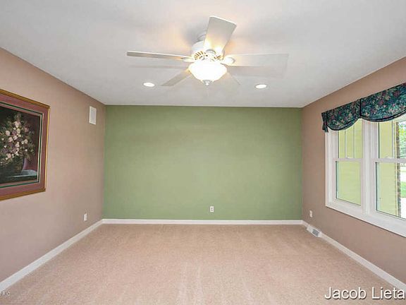 4th image of 6919 Lynn Ann Dr