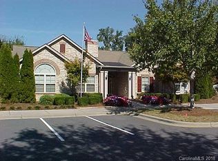 2411 Coltsview Ln, Matthews, NC 28105