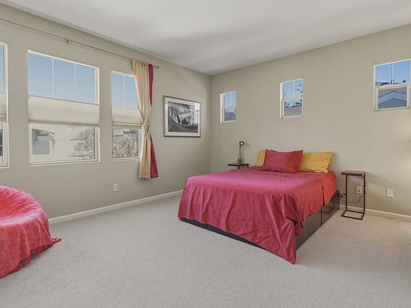5th image of 914 Brea Ln