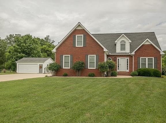 3rd image of 2020 Ivy Glen Dr