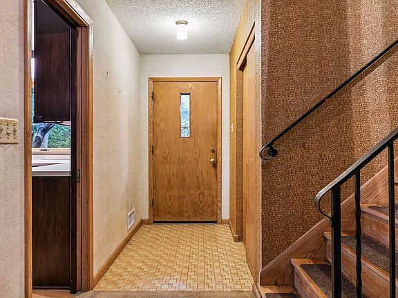 3rd image of 2938 Oak Lea Dr