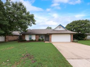 728 Kensington Ln, Mansfield, TX 76063