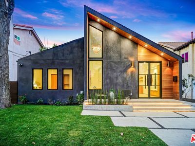 12315 Tiara St, Valley Village, CA, 91607