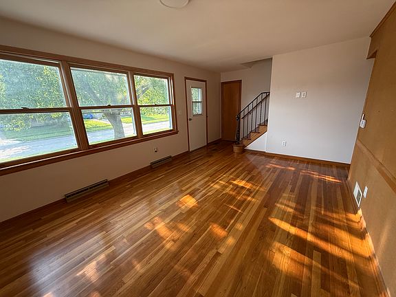 3rd image of 4212 Beechgrove Dr