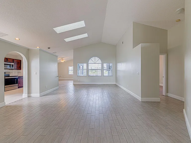 12549 Waterhaven Cir — Photo 14