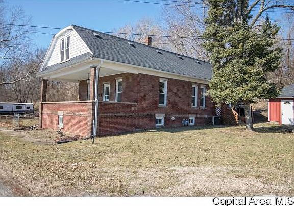 2nd image of 1123 E Clary St