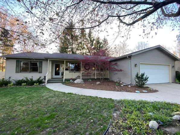 4209 Ottawa St, Midland, MI 48642