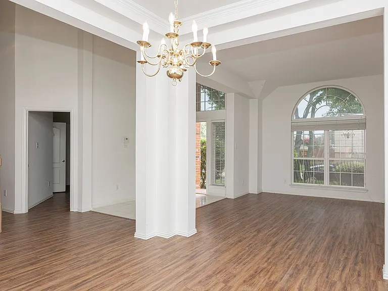 3103 Kingsbury Dr — Photo 6