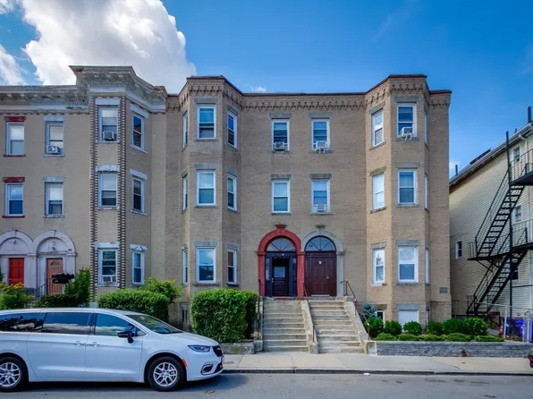 9 Forbes St, Jamaica Plain, MA 02130