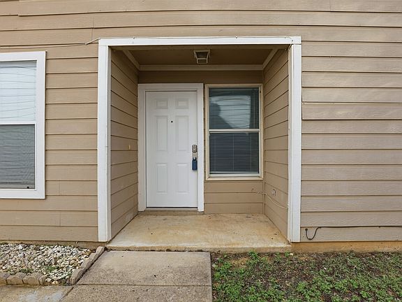 4th image of 1452 Pine Ln