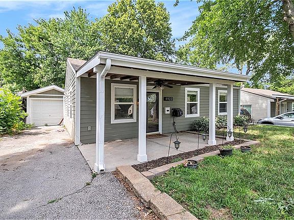 2nd image of 4922 Crest Dr
