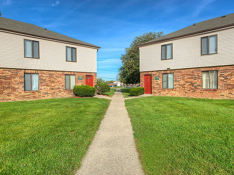 Strawbridge Green — Photo 33
