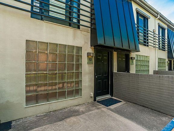 2nd image of 4414 Buena Vista St