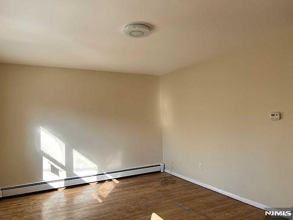 4th image of 316 William St