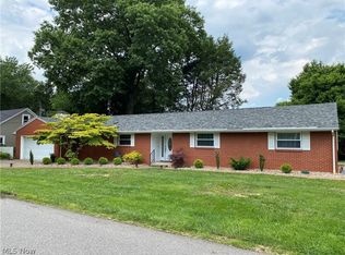 305 Country Club Dr, Vienna, WV 26105