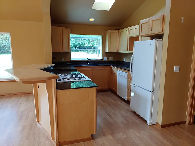 925 Classic Rd — Photo 6
