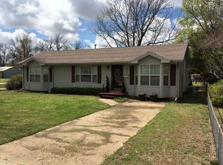 201 N Magnolia Ave, Newkirk, OK 74647