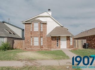 2110 Lakecrest Dr, Moore, OK 73170