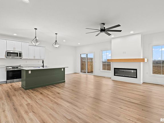 2nd image of 5223 Verdant Ln