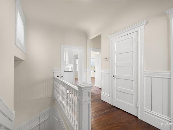 3rd image of 610 Ashbury St #612