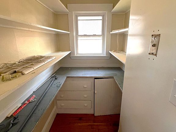 4th image of 760 Hancock St #1