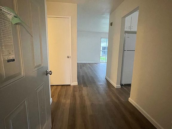 4th image of 1270 Alderwood Way