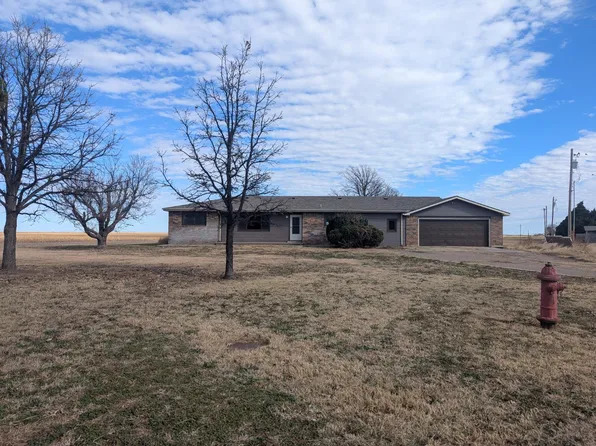 110 Pinehurst St, Plains, KS 67869