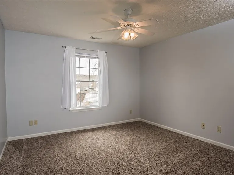719 Shortleaf Dr — Photo 12