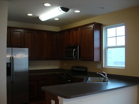 4th image of 409 Plaza Pl