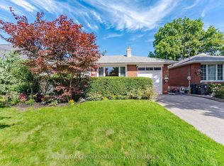 42 Cardigan Rd, Toronto, ON M8Z2W2