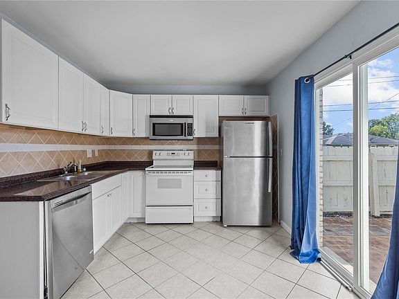 5th image of 4058 Paule Ave