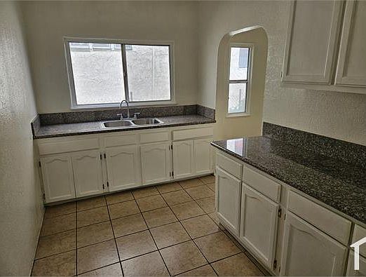 1st image of 2650 S Manhattan Pl #6