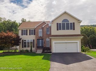 13 Chrissy Ln, Sugarloaf, PA 18249