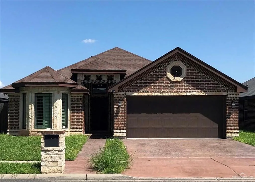 3 bed, 2.0 bath, 1482 sqft, $1,900 — Photo 1