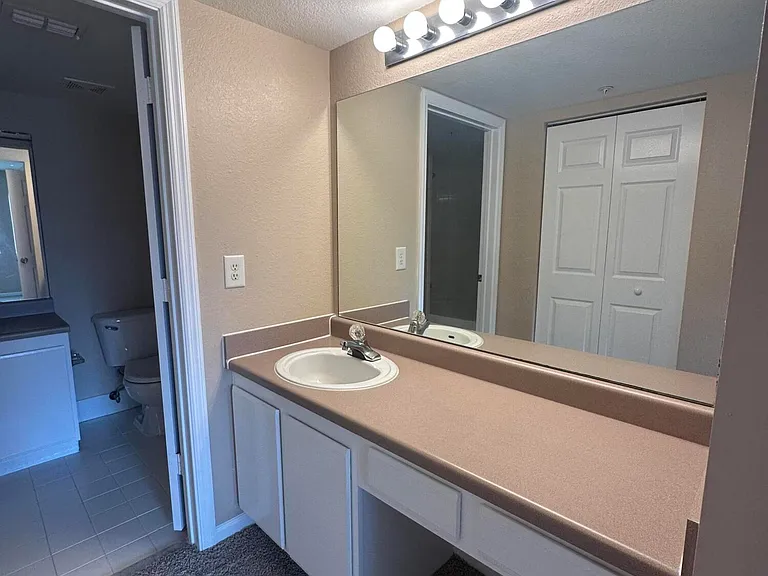 141 SW Palm Dr #202 — Photo 24